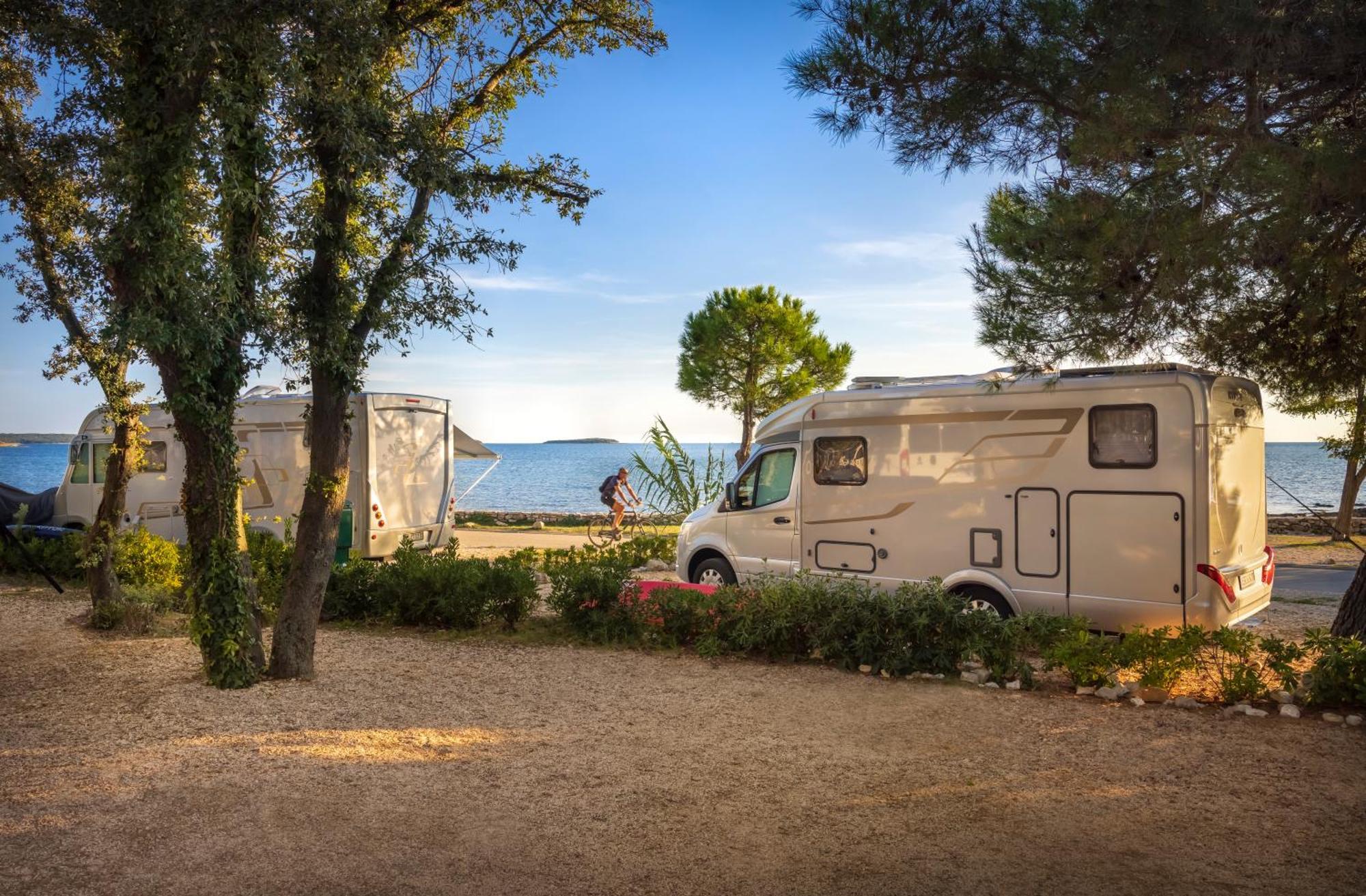 Maistra Camping Polari Pitches Ровінь Екстер'єр фото